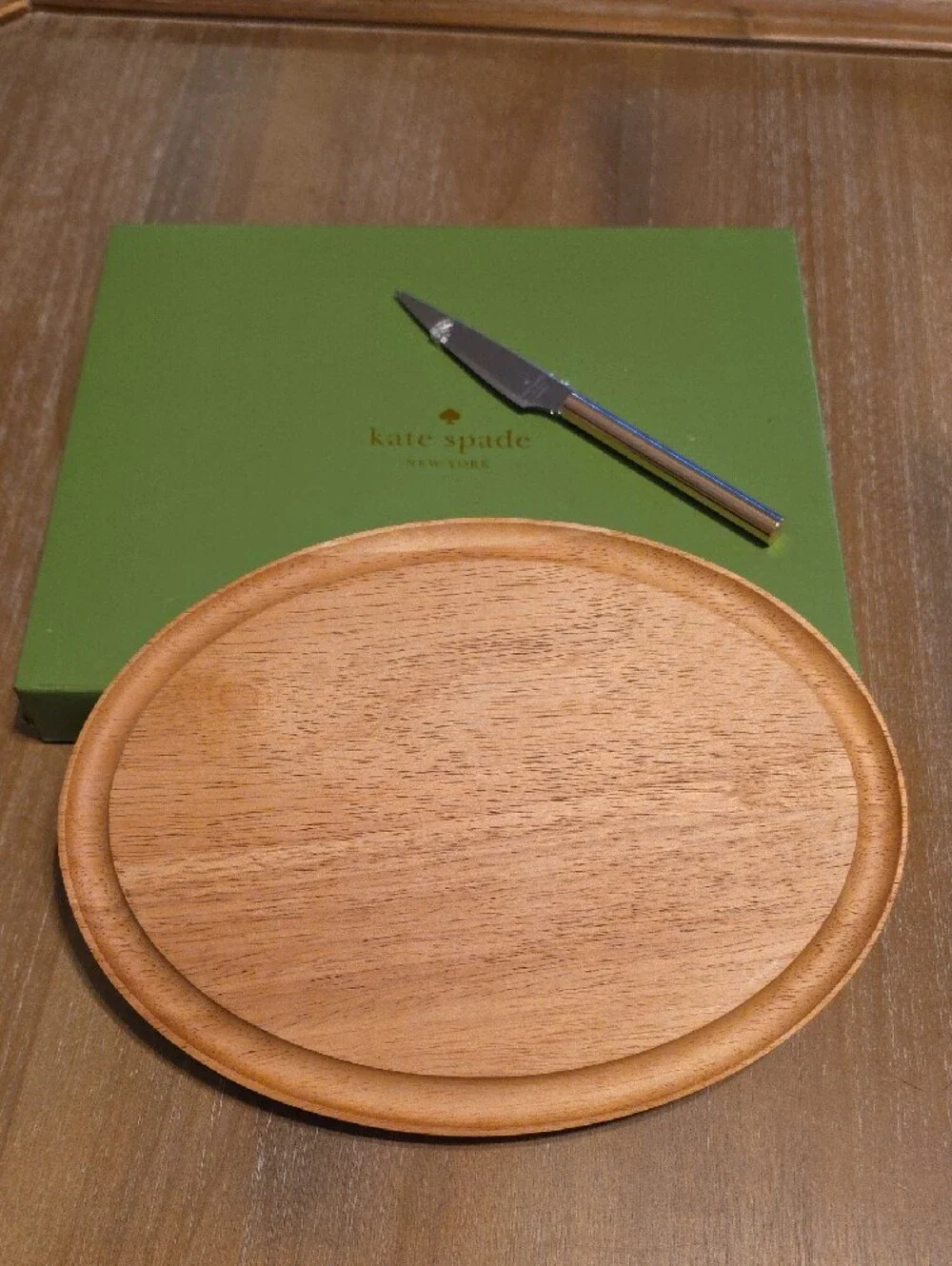 kate spade Wooden Oval Serving Board with Green Accent and Stainless Knife